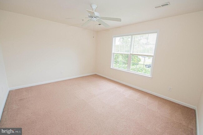 Building Photo - 438 Parkview Ct