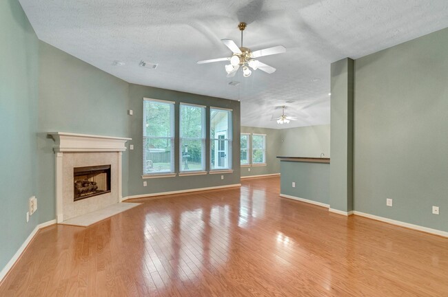 Building Photo - 519 Mesquite Dr