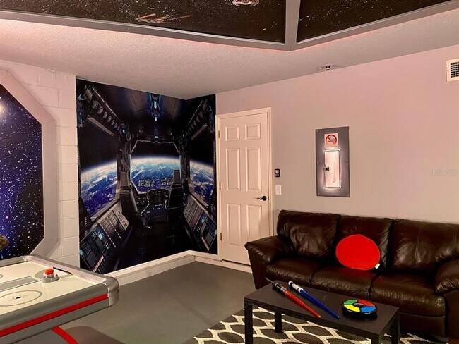 Building Photo - 251 Hypolita Ave