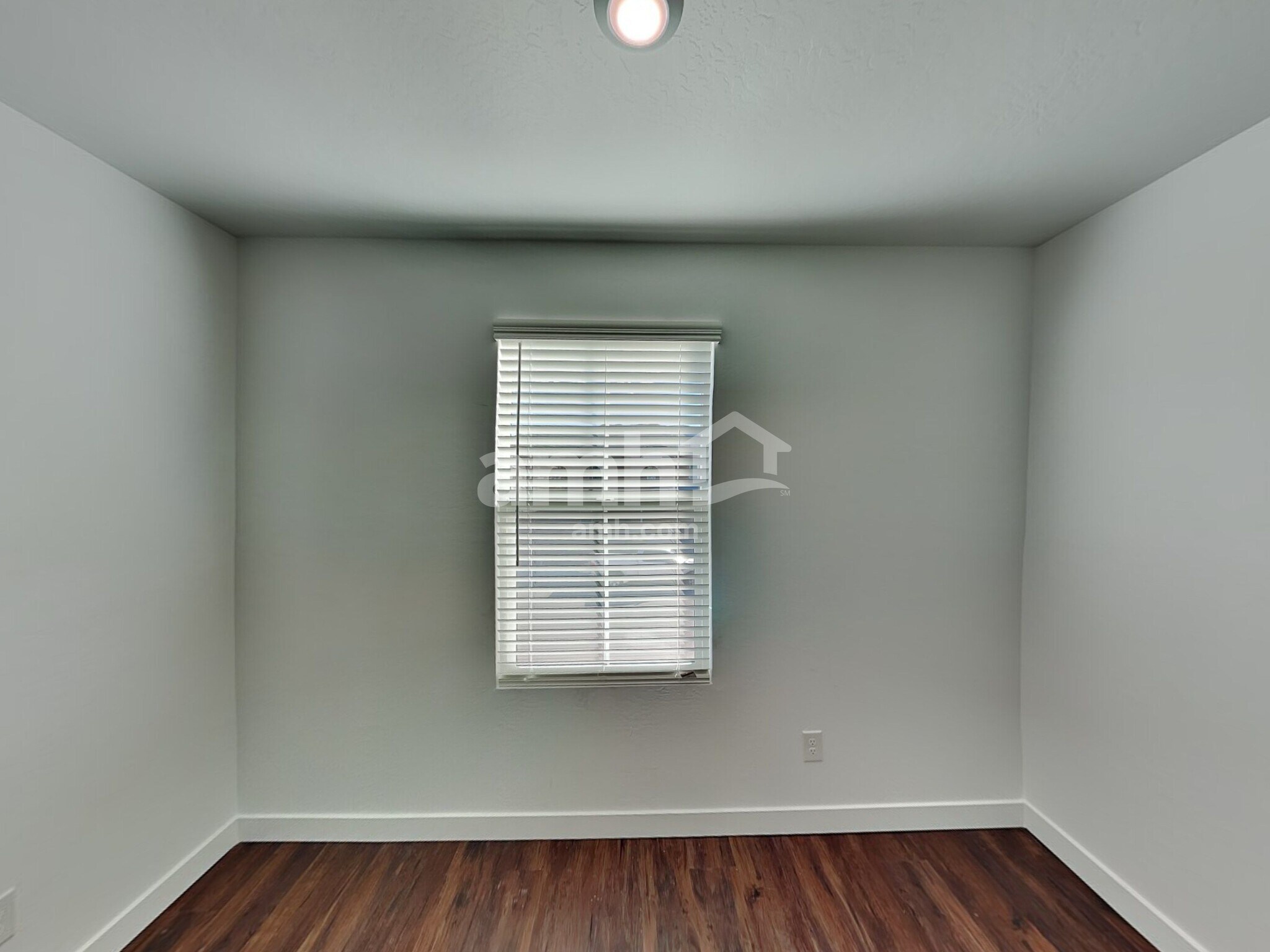 Building Photo - 2124 W Alicia Dr