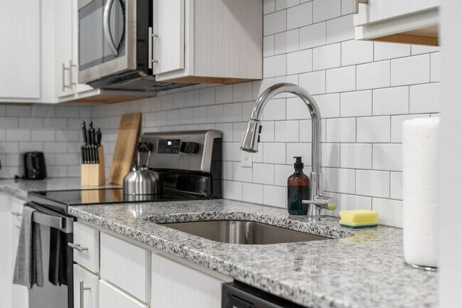 Building Photo - 14532 Star Water Rd