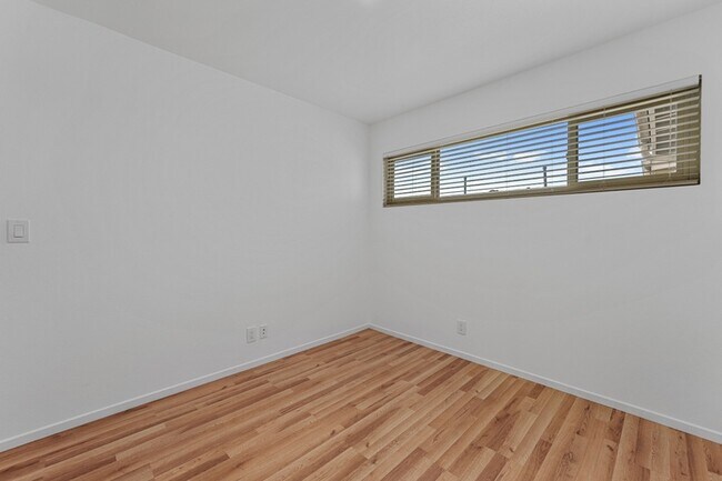 Building Photo - 3923 W 178th St