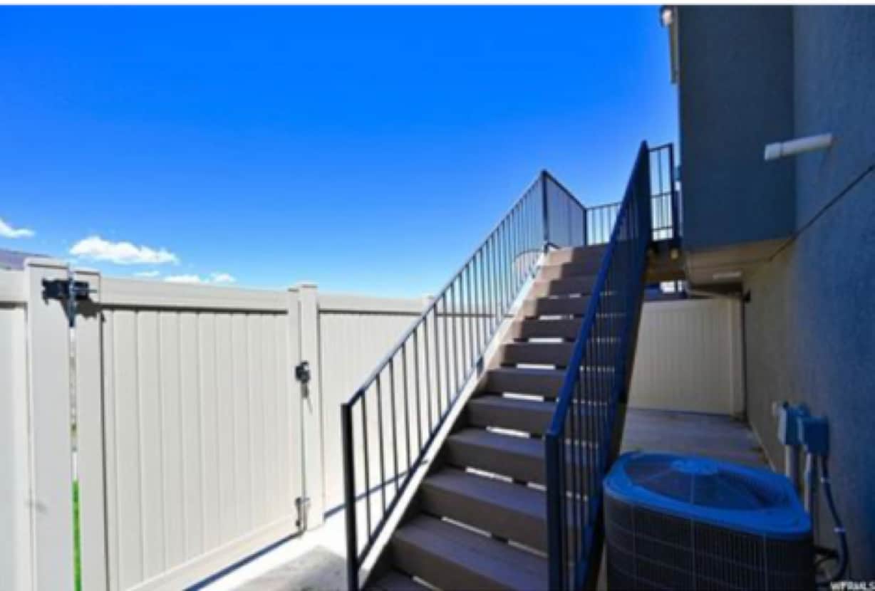 Building Photo - 14468 S Edgemere Dr