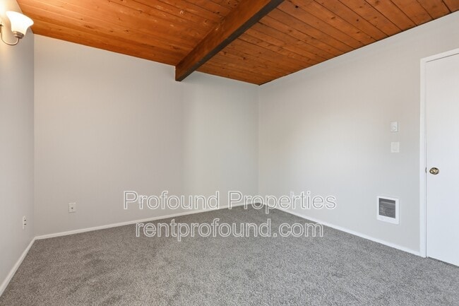 Building Photo - 6030 SW 130th Ave