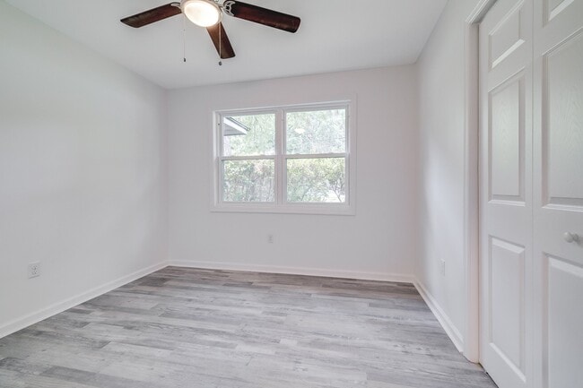 Building Photo - 925 Staley Ave