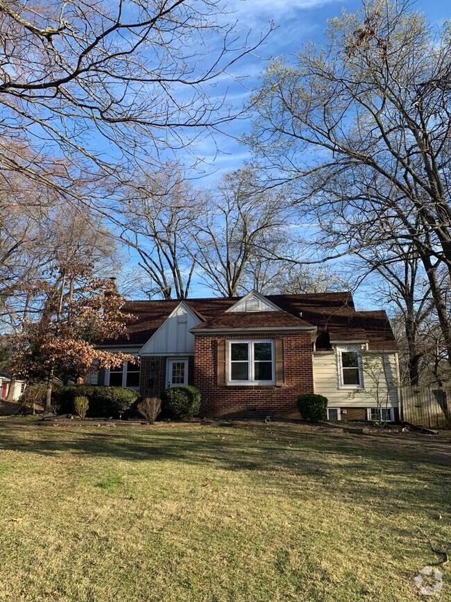 Building Photo - 3 Bed/2Bath Newly Renovated!