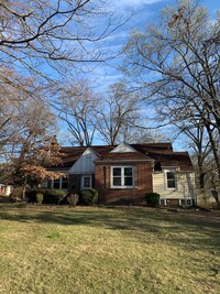 Building Photo - 3 Bed/2Bath Newly Renovated!