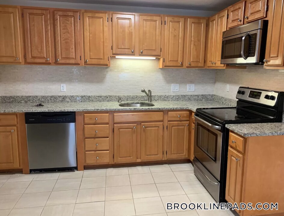 Building Photo - 230 Babcock St