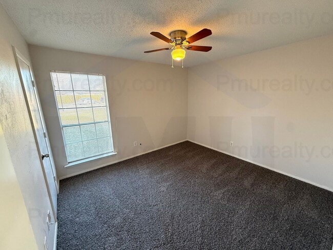 Building Photo - AVAILABLE NOW!!! Charming 3 bed 2 bath in Glen Heights