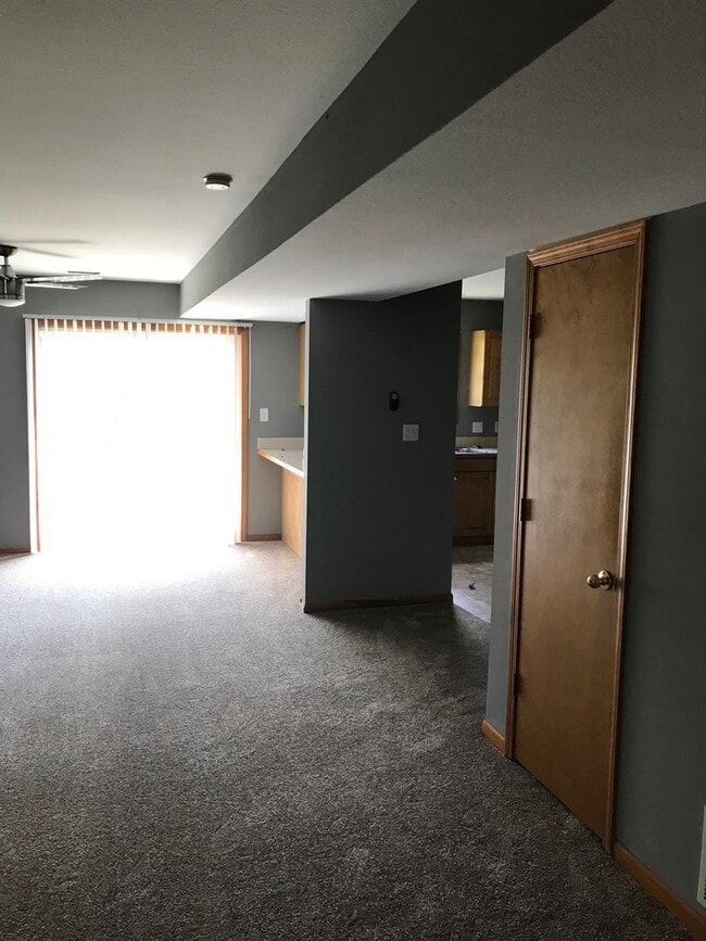 Building Photo - 900 Christie Ct