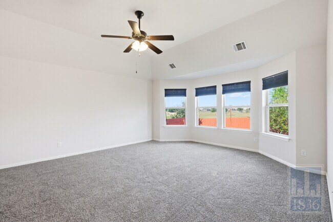 Building Photo - 8336 Paola St