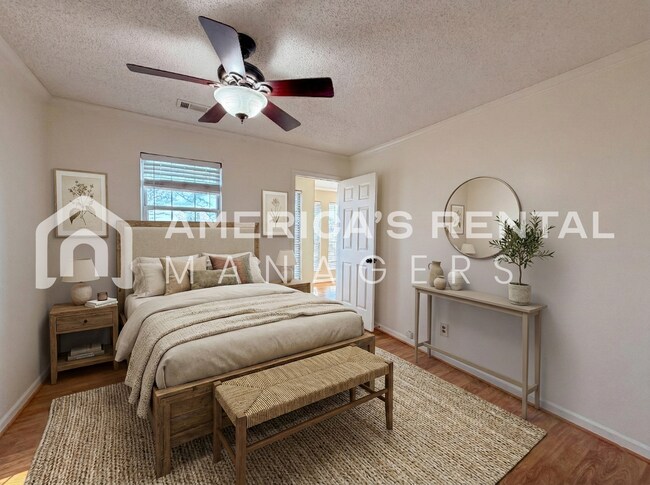 Building Photo - Inverness Area Living: Utilities Included plus Pool Access