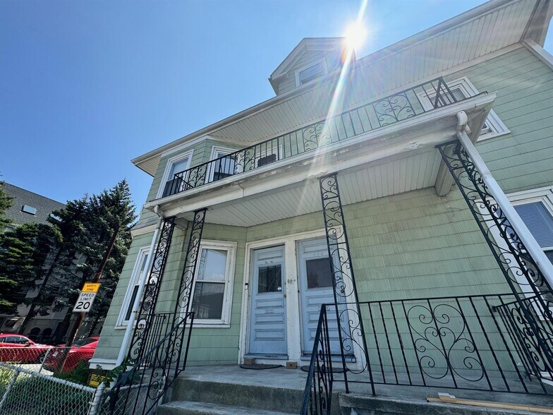 Primary Photo - 454 Broadway