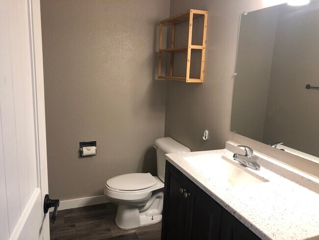 Building Photo - 1007 NW Bryant St