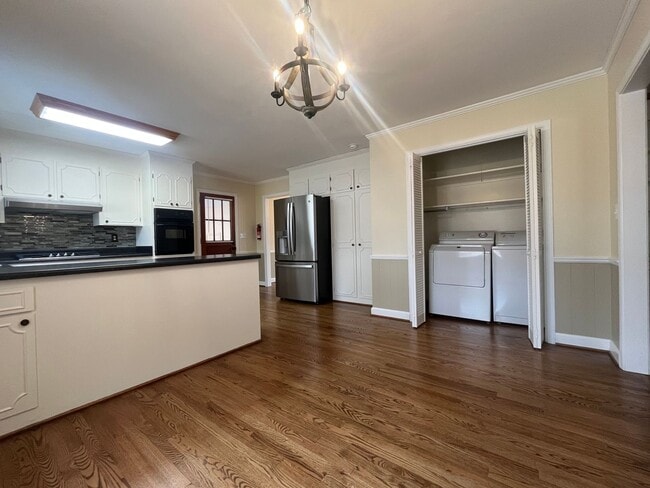 Building Photo - Beautiful Home!