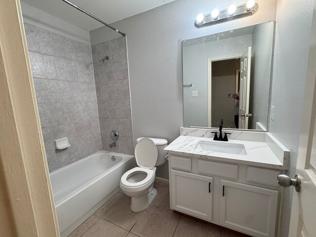 Building Photo - 6427 Waldron Cir