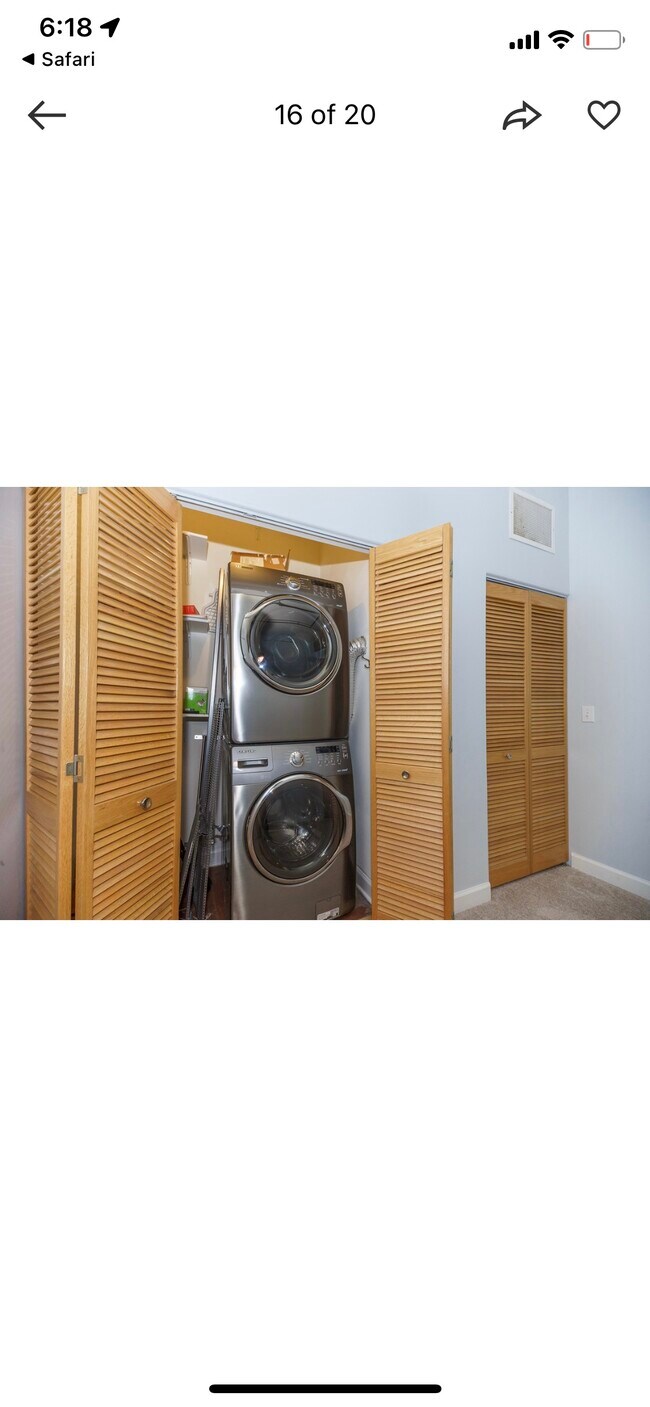 Building Photo - 221 E Cullerton St