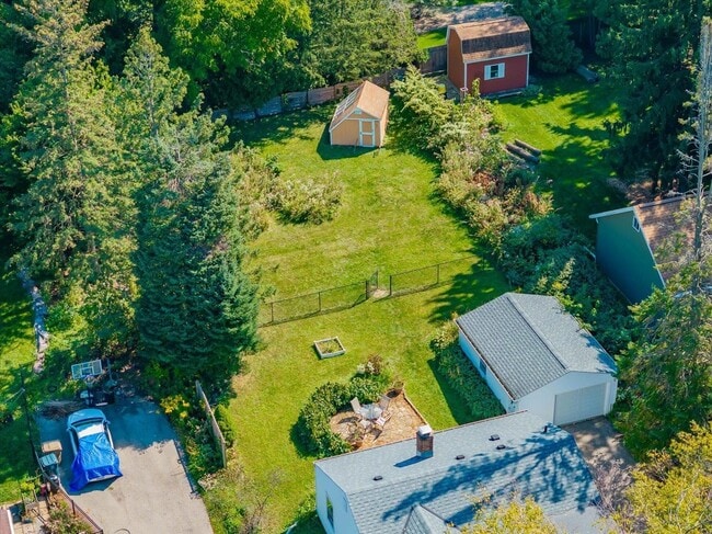 Building Photo - 401 Merrill Crest Dr