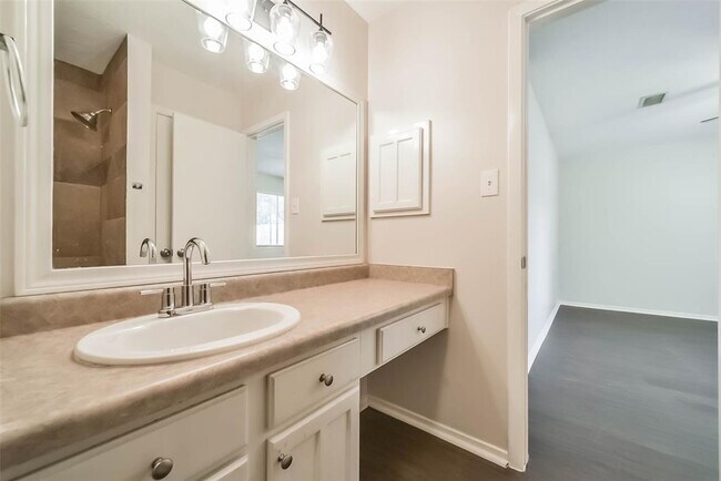 Building Photo - 7206 Gallant Glen Ln