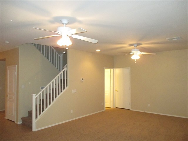 Building Photo - 7242 W St Charles Ave