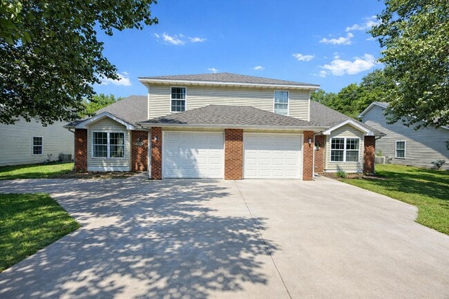 Building Photo - 1709 Hanover Blvd