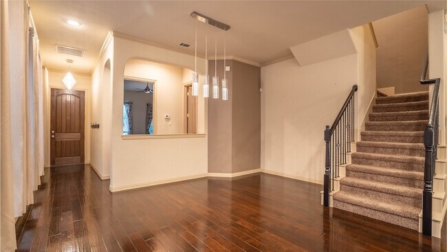 Building Photo - 185 Carrington Ln