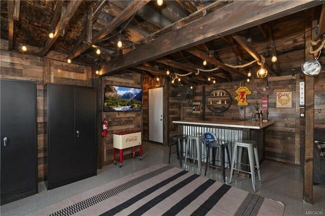 Building Photo - Move-In Ready 2 Bed / 2 Bath + Bonus Room & Den/Office