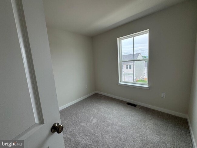 Building Photo - 256 Talucci Dr