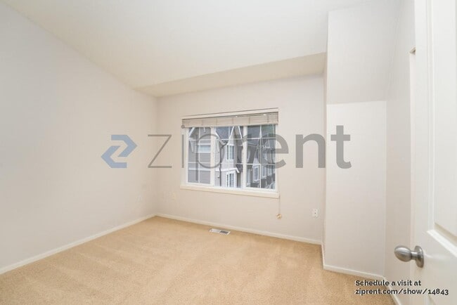 Building Photo - 18211 NE 95th Way