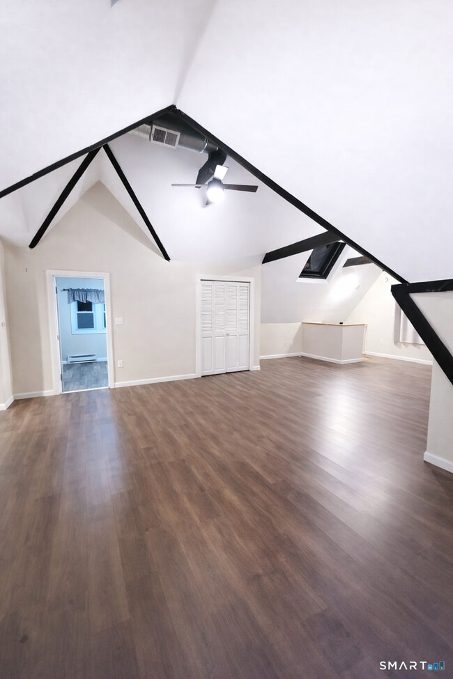 Building Photo - 33 Fair St