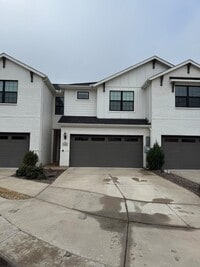 Building Photo - 1108 Bowie Dr