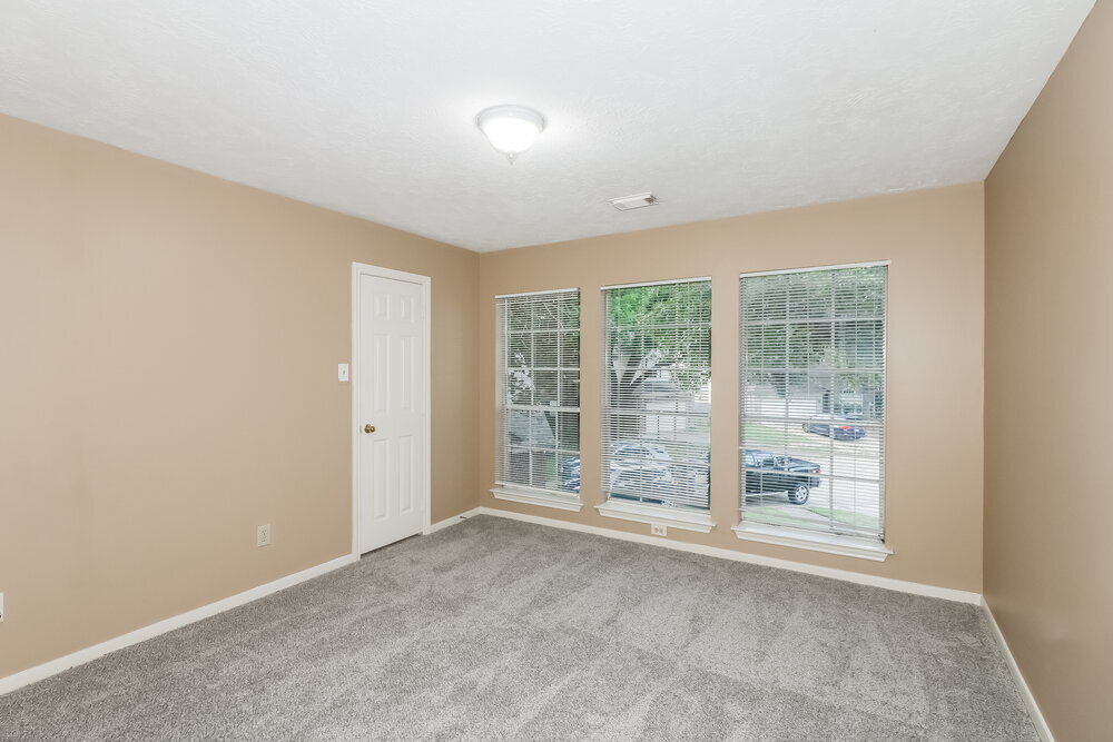 Building Photo - 11423 Willow Field Dr