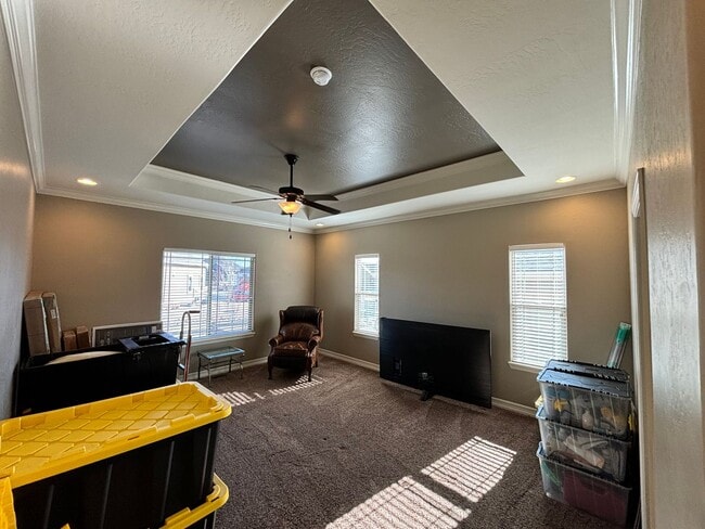 Building Photo - Stunning 5 Bedroom 3 Bathroom Home in Johnstown with Finished Basement!