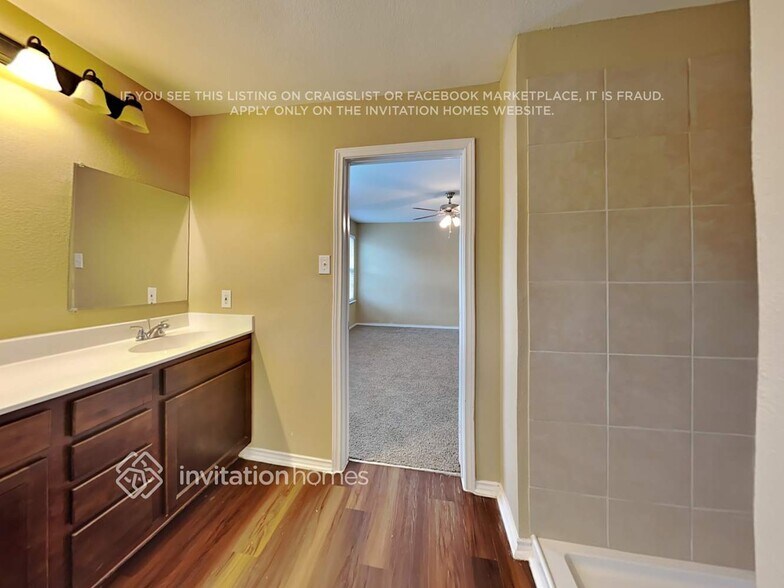 Building Photo - 15617 Gatsby Ln