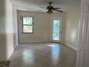 Building Photo - 9999 Summerbreeze Dr