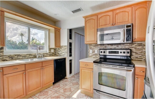 Building Photo - 965 Orchid Dr