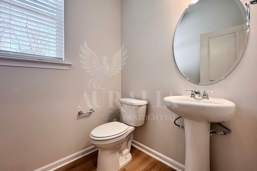 Building Photo - 183 Anise Ln