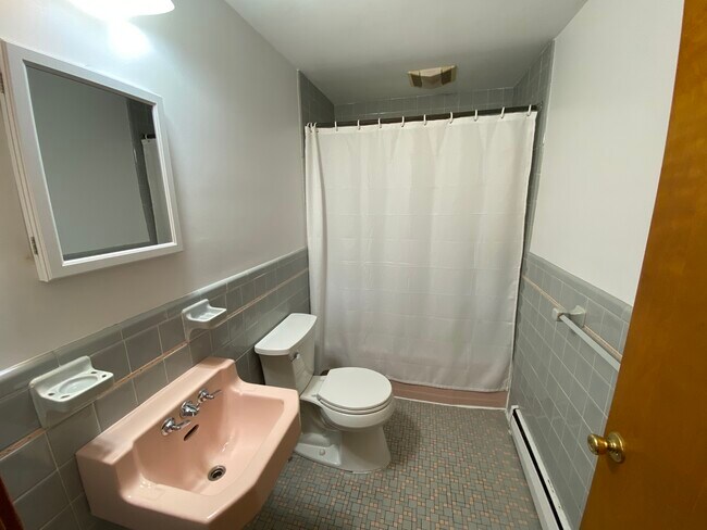 Building Photo - 247 South St