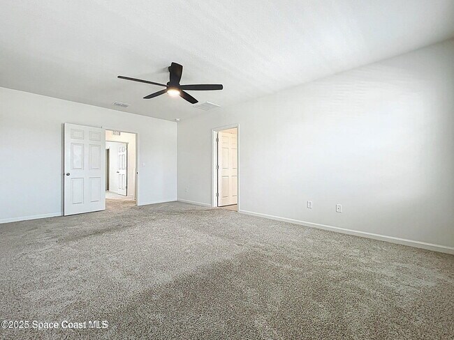 Building Photo - 870 Remington Green Dr SE