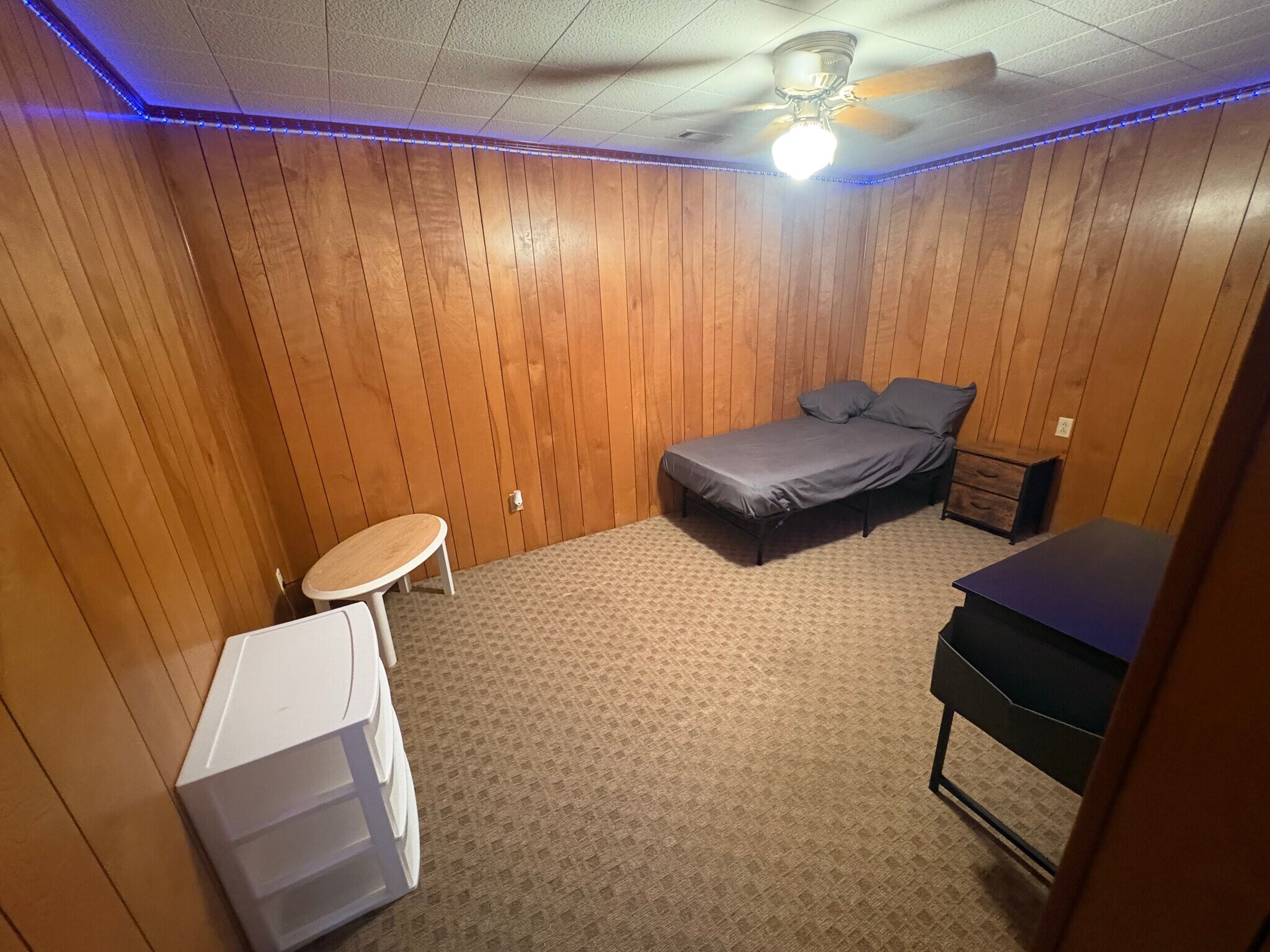 Building Photo - 6011 Wedgewood Dr