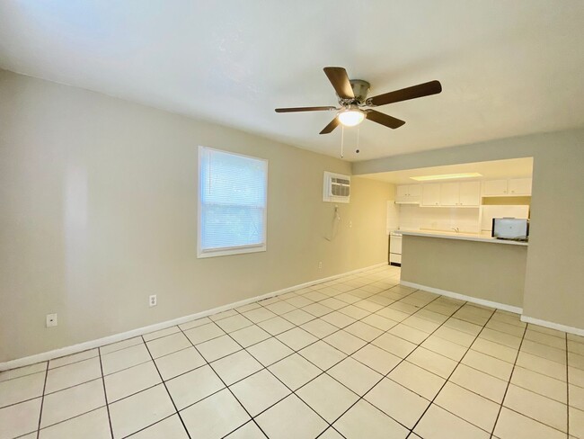 Building Photo - 1BD/1BA Apartment off Curry Ford in Henley...