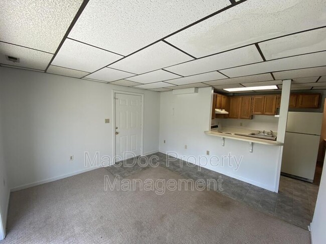 Building Photo - 9298 Hayden Dr