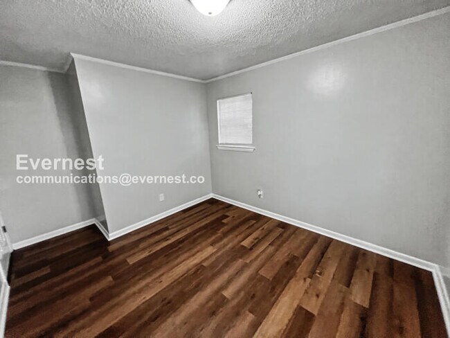 Building Photo - 3032 Summit Ridge Dr