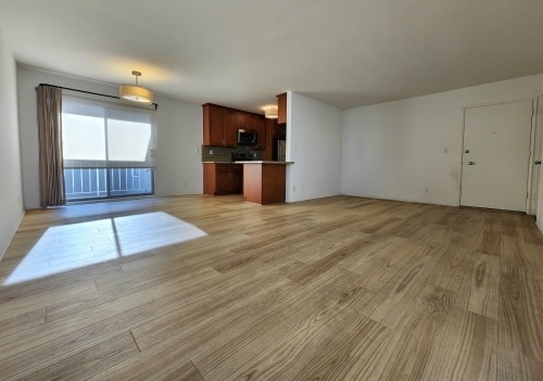 Interior Photo - 1235 Brockton Ave