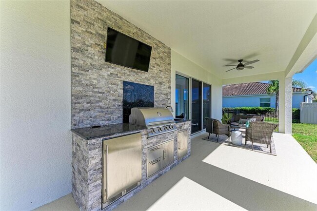 Building Photo - 4789 Vasca Dr