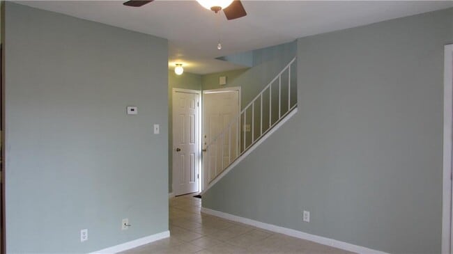 Building Photo - 2208 Mission Hill Dr