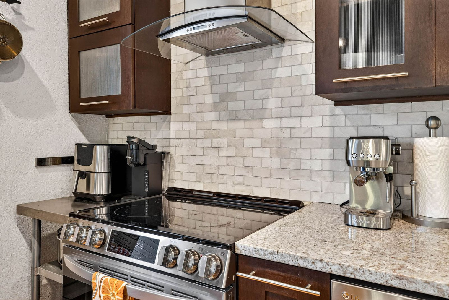 Building Photo - 2705 N Poplar Ave