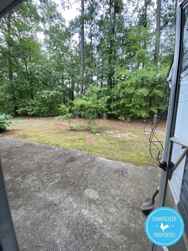 Building Photo - 2146 Charles St