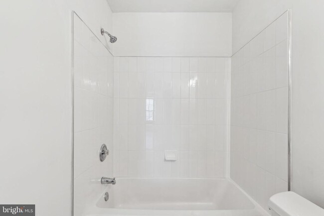 Building Photo - 4202 Aberdeen Ln
