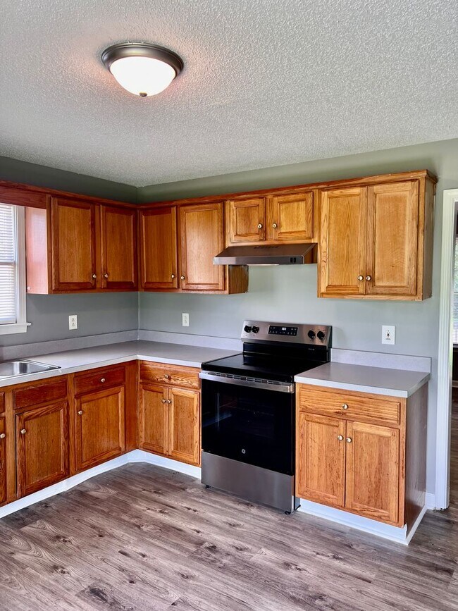 Building Photo - 414 Woodale Dr